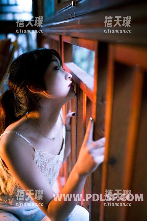 轰趴猫 - 杨晨晨sugar的修女写真，原图来袭，真的不怕羞？